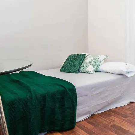 Hintown Street Art House Apartment